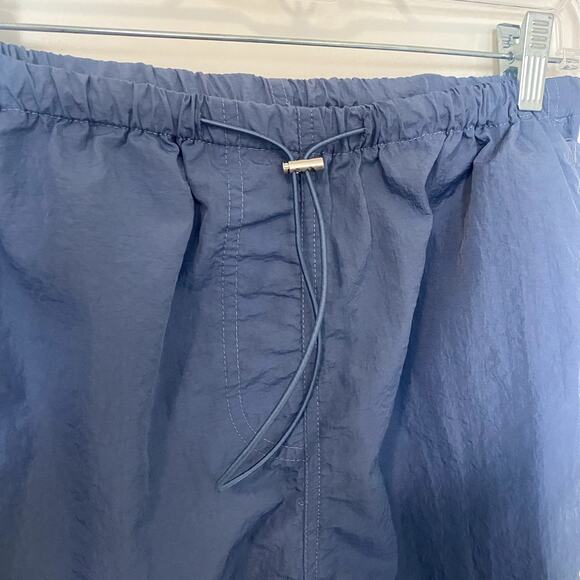 Blue parachute jogger pants with bungee cinches size small - Picture 2 of 6